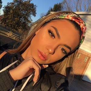 Meet your Posher, Christina